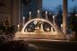 Preview: Seidel LED Schwibbogen „Bescherung“ mit beleuchtetem Sockel – 63 cm 640-15S-LED