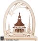 Preview: Seidelbogen „Seiffener Kirche mit Kurrende“ mit LED-Beleuchtung – 31 × 33 cm 821-G-LED