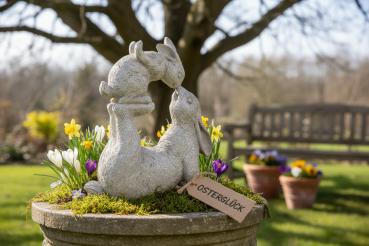 Preview: Hase mit Baby Stone-Weiss 30x37cm