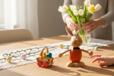 Preview: Stupsi Hase mit Eierwagen – Liebevolle Osterdekoration aus dem Erzgebirge