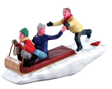 Lemax 42248 – Toboggan Trouble | Figuren fürs Weihnachtsdorf