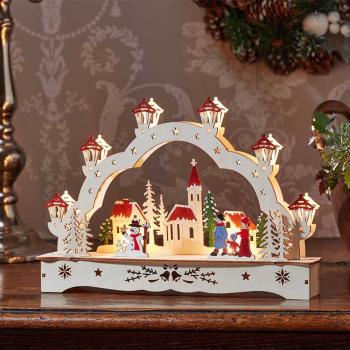 Preview: InLit Festive Village – Beleuchtetes Weihnachtsdorf aus Holz – 28 cm 2590065