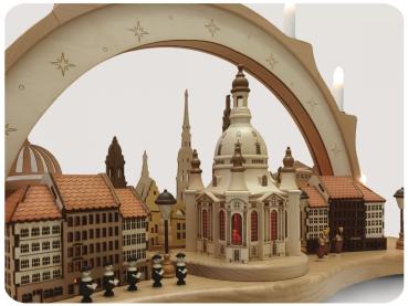 Schwibbogen Dresdner Frauenkirche, Neumarkthäuser und Figuren