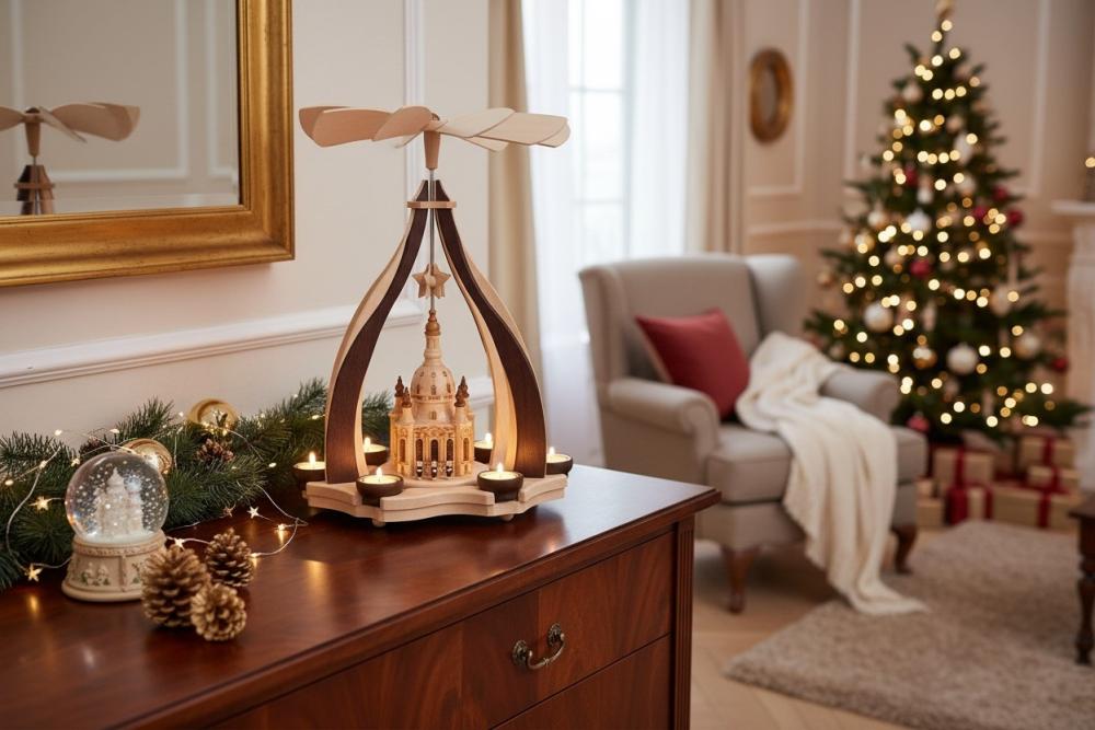 Design-Pyramide mit Dresdner Frauenkirch für 6 Teelichter, Erzgebirge, Weihnachten